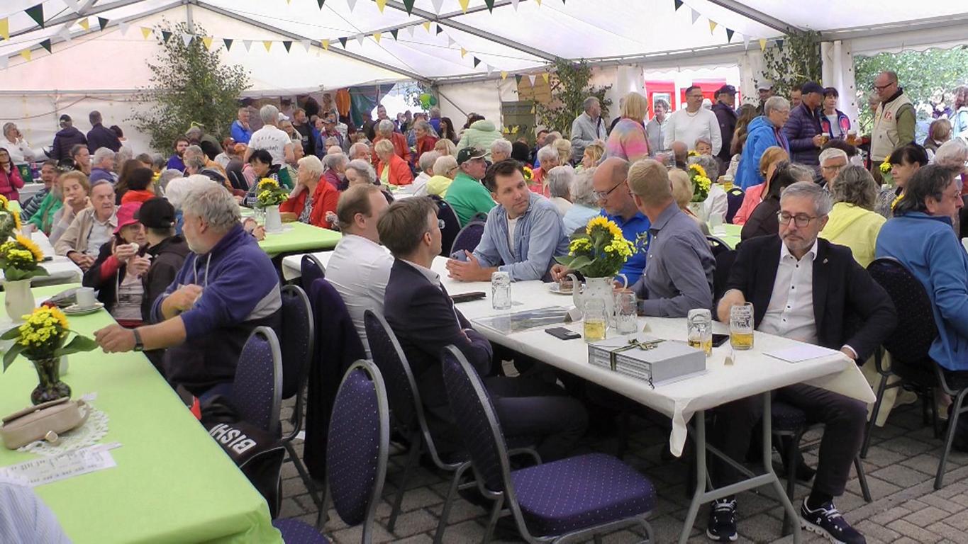 Zelt 16 Publikum