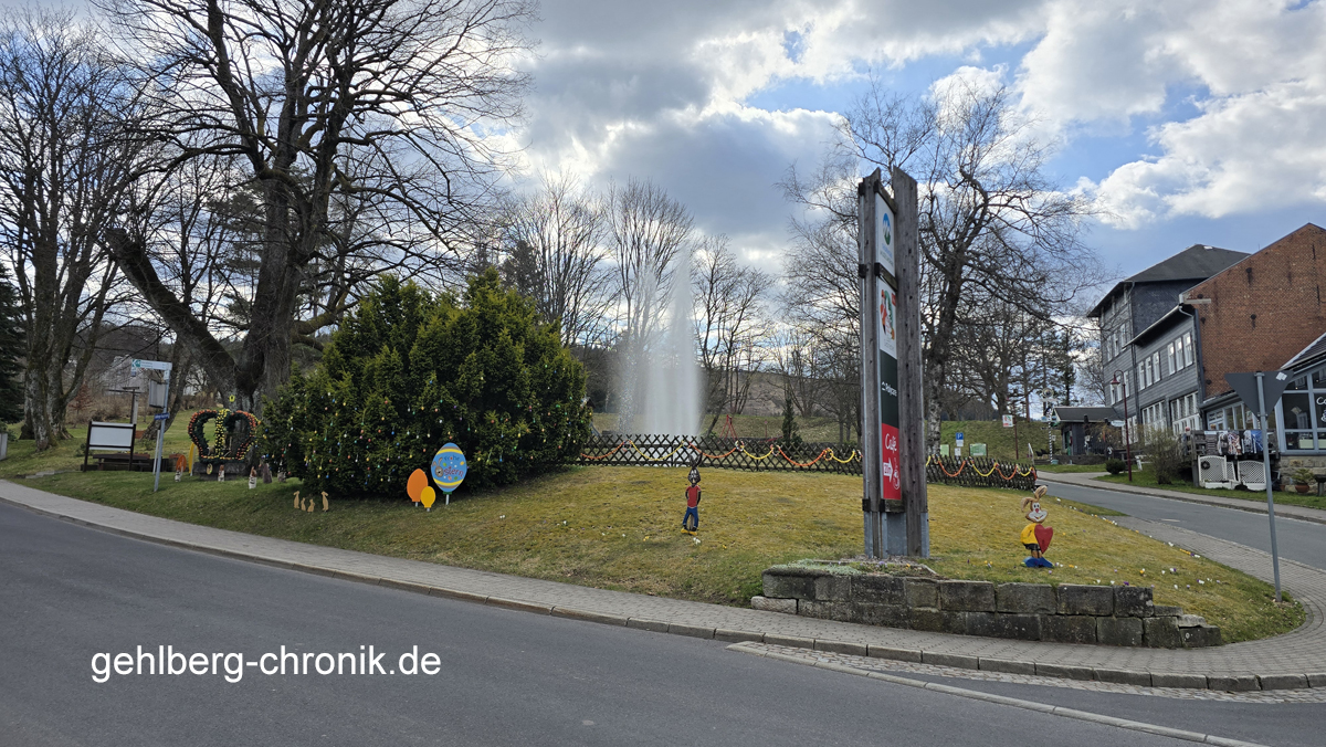 2025 008 Osterschmuck im Ort