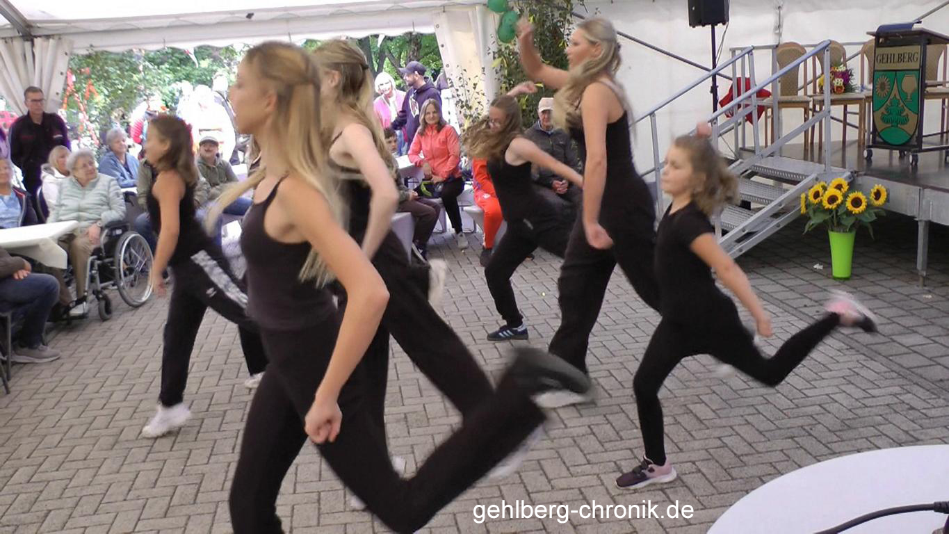 2025 099 Prog Zelt 15 Tanzfasch